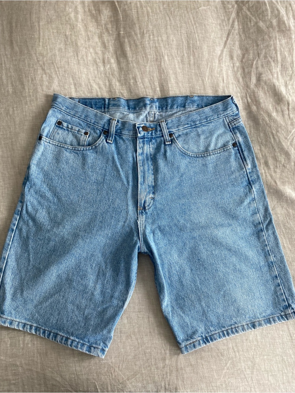 Mens Vintage Wrangler Jean Shorts Size 36 Light Wash Flat Front